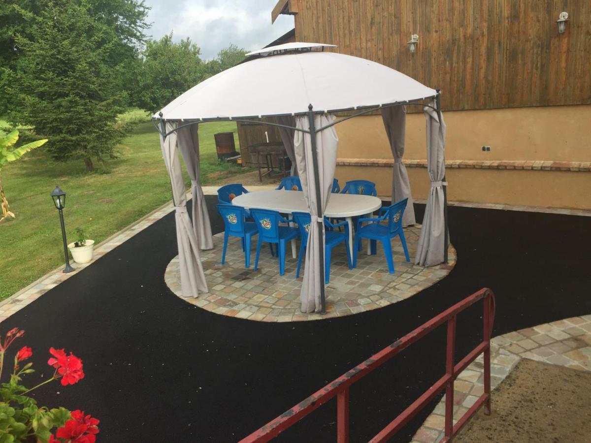 Le Petitepinay Bed and Breakfast Moitron-sur-Sarthe Εξωτερικό φωτογραφία