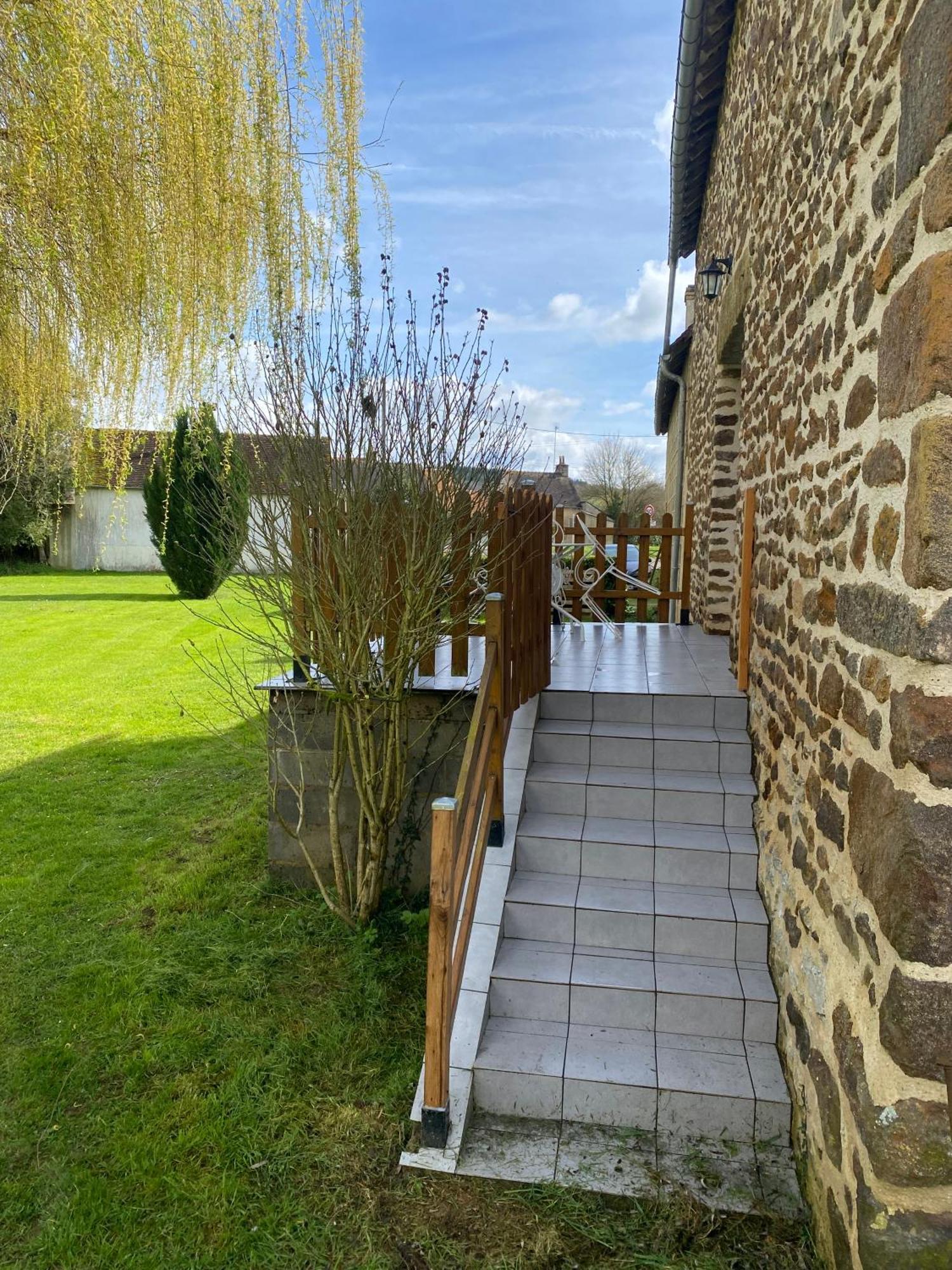 Le Petitepinay Bed and Breakfast Moitron-sur-Sarthe Εξωτερικό φωτογραφία
